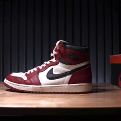 Air Jordan 1 Retro High OG “Chicago Lost & Found” Reimagined 2022 - Size 9 