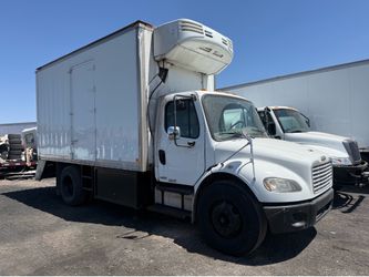 Commercial box truck