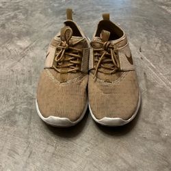 Nike Usado Talla 8.5 Mujer 