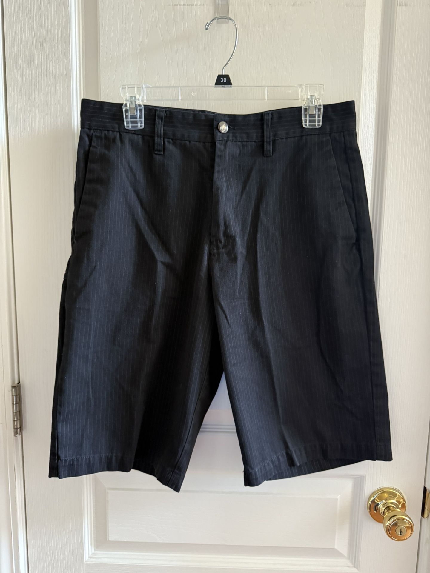 Men’s Volcom Corpo Class Collection Flat Front Black Pin-Striped Frickin Chino Casual Short - Size 32