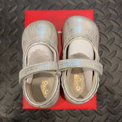 See Kai Run Kids Shoes In Silver And Size 8