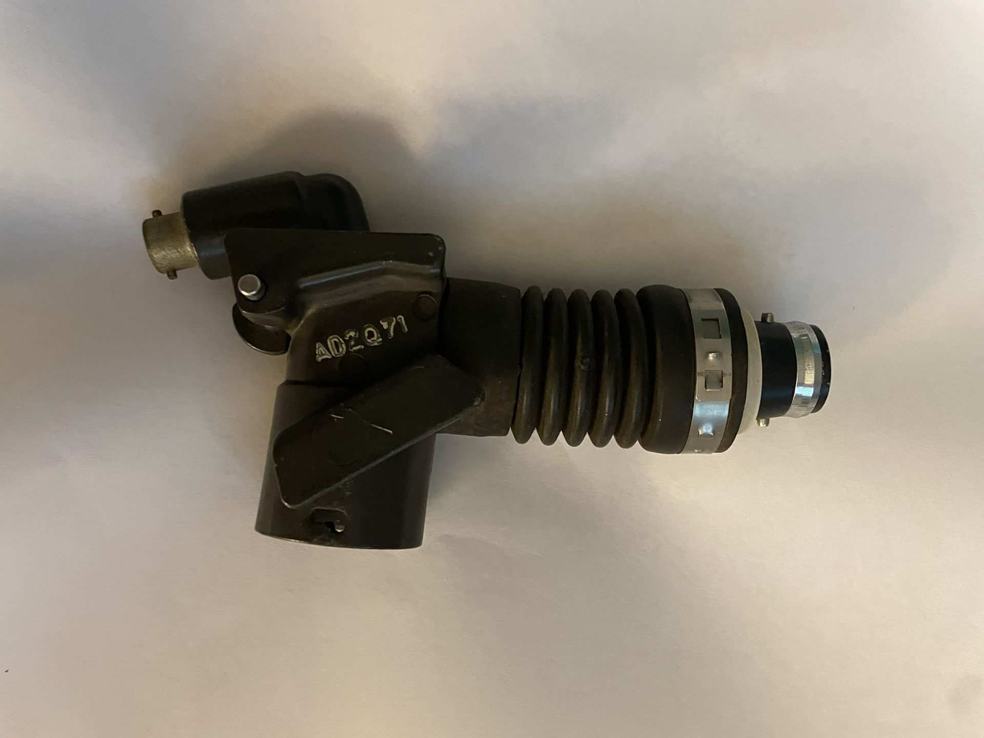 CRU 60P Pilot Oxygen Hose Connector