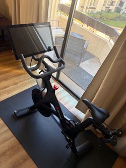 Peloton Bike + Accessories (Weights, Shoes & Mat) – Excellent Condition