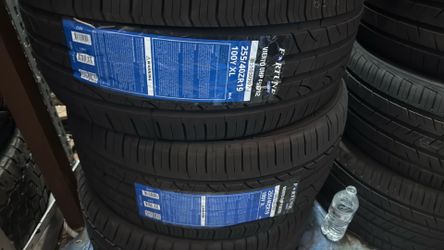 255/40/19 fortune tires 🛞 $120 each tire