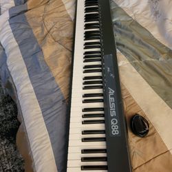 Alesis Q88 Midi Controller (Parts Of Repair)