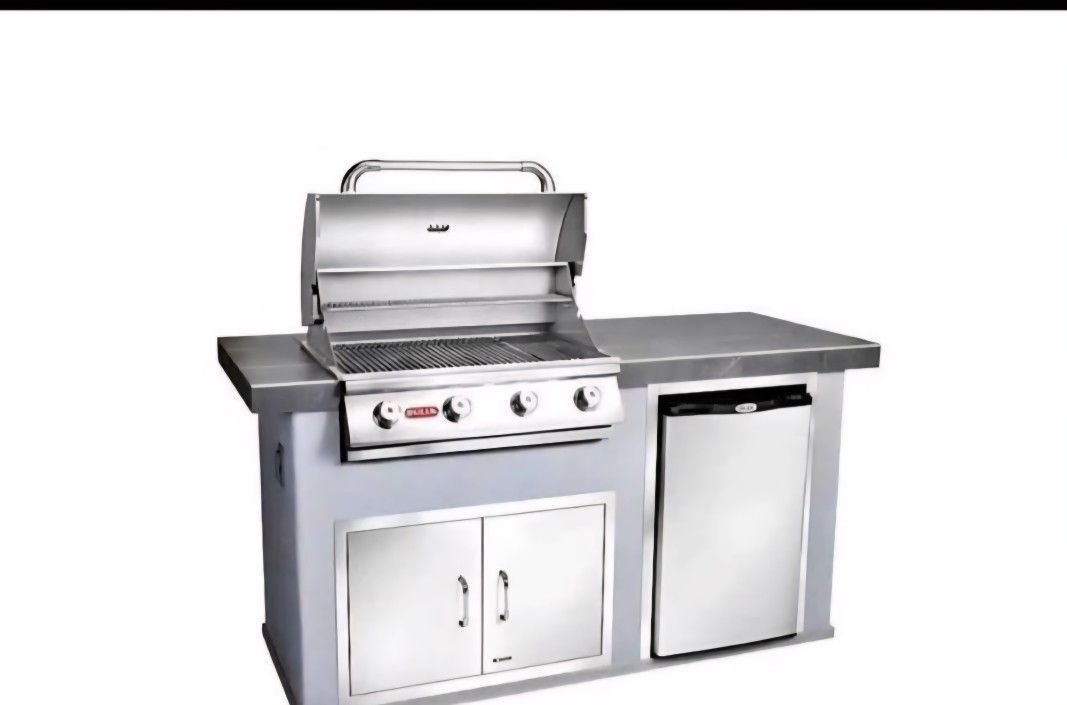 Bull Outdoor Grill With ISLAND