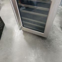 Thermador Wine Refrigerator 