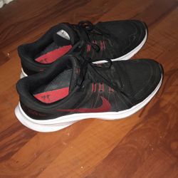 Nike revolution seven shoes great condition hardly used