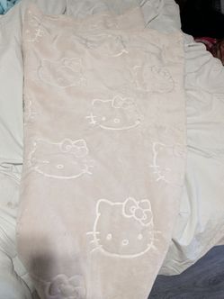 BEIGE HELLO KITTY THROW