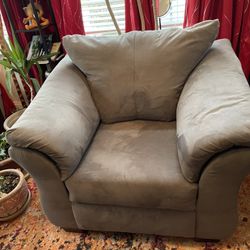Comfortable Chair For Bedroom or office 