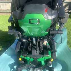 quantum q6 edge 2.0 power wheelchair-Used