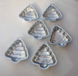 Wilton Baking Pans - Like new