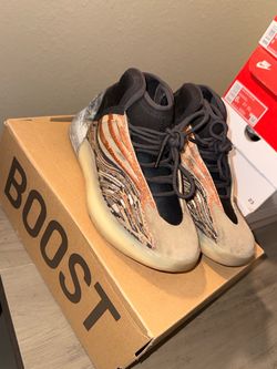 Yeezy QNTM Flash Orange