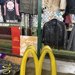 McDonald’s Signs & Fixtures
