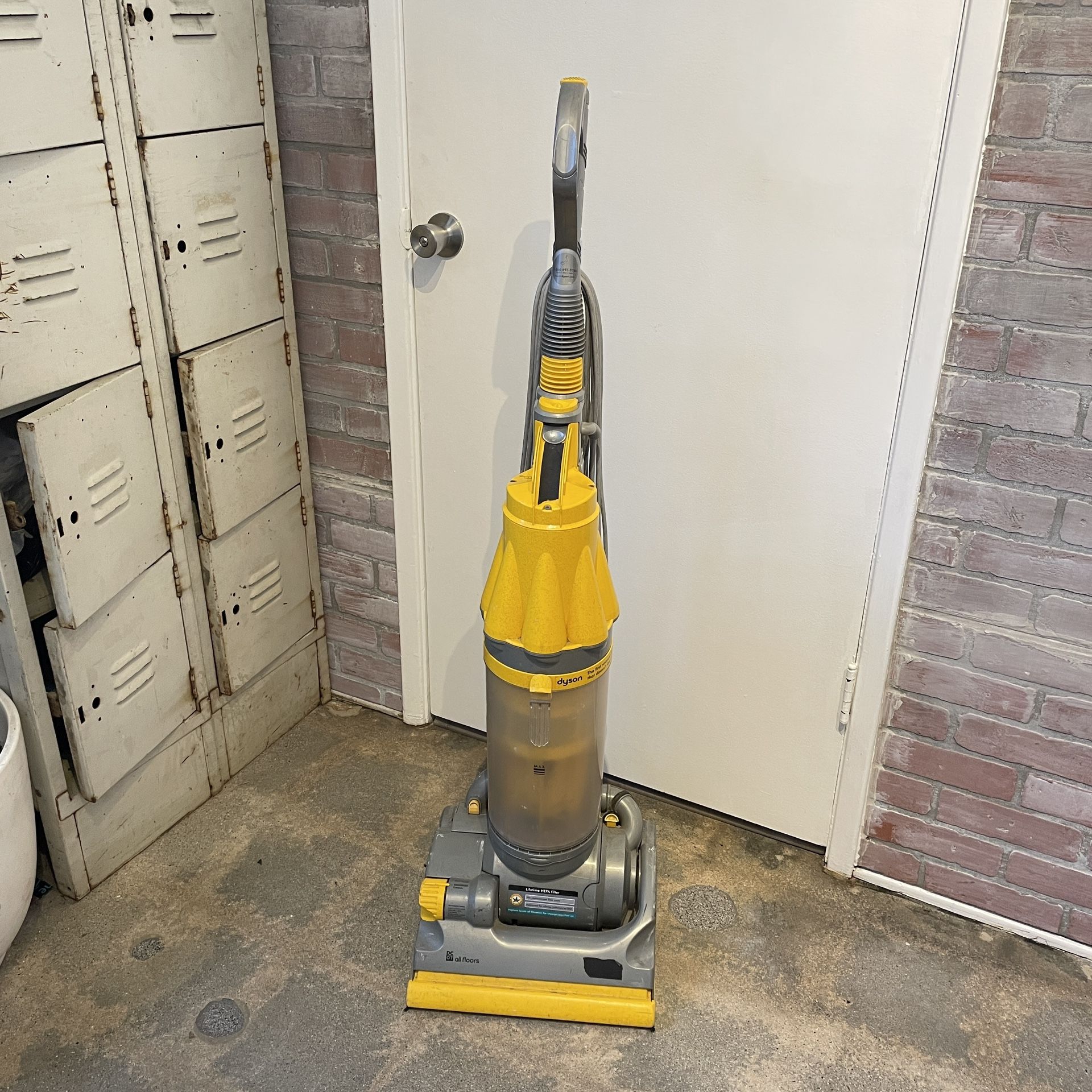 Dyson DC 07 Vacuum Cleaner for Sale in Los Angeles, CA - OfferUp