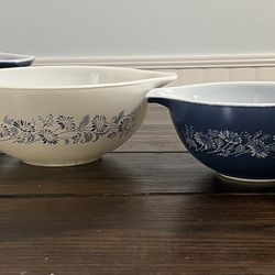 Vintage blue & white Pyrex Mixing Bowls