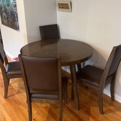 5 piece breakfast set- in good condition!