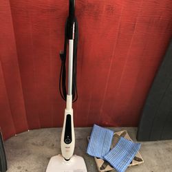 Like New Haan Steam Mop Steamer With Two Pads 