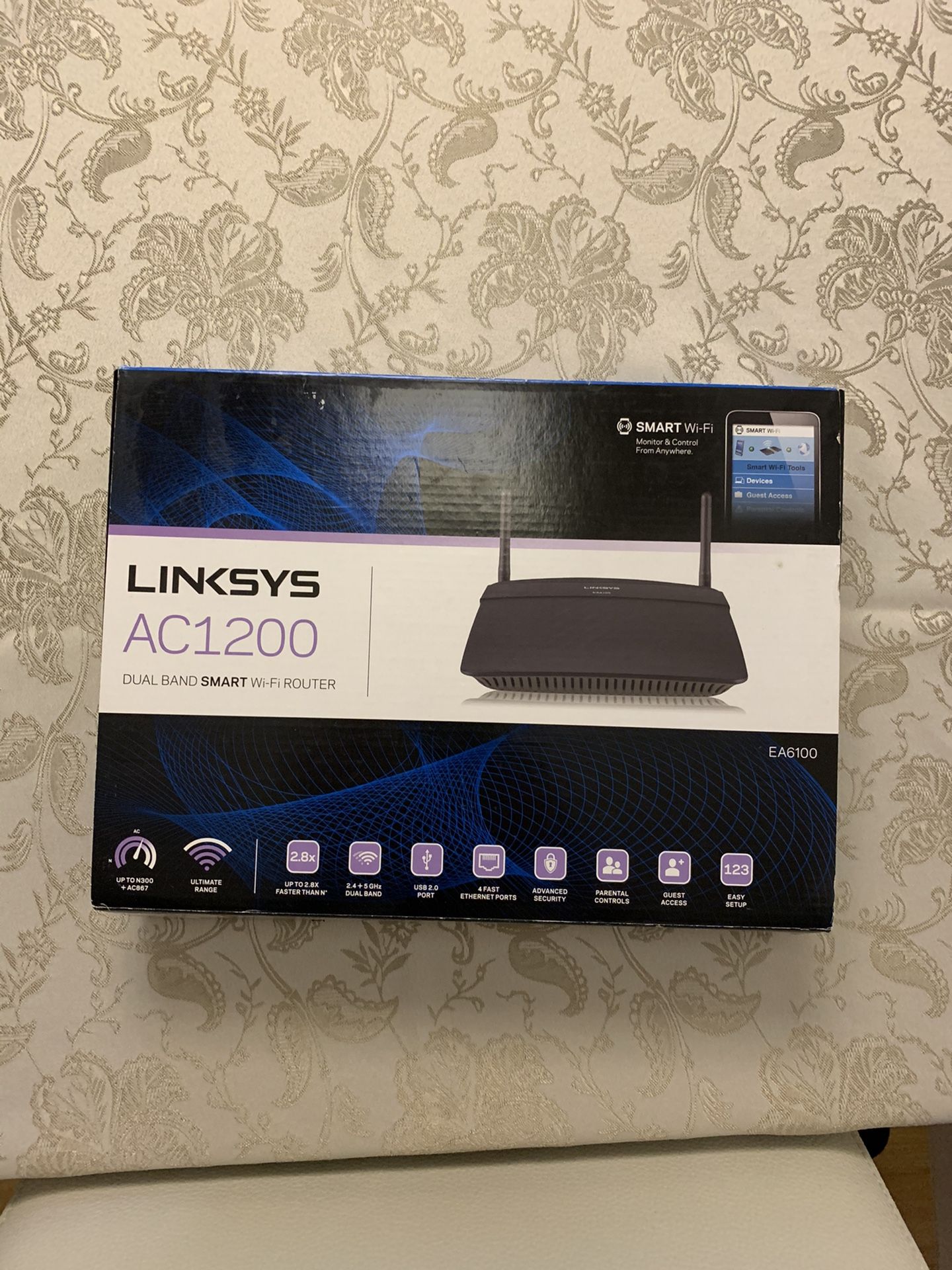Linksys WiFi Router Dual-Band AC1200 like new