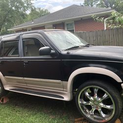 Ford Explorer 90s Part Out 