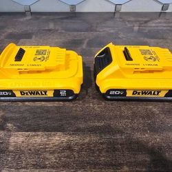 2 Dewalt 20V 2Ah Batteries