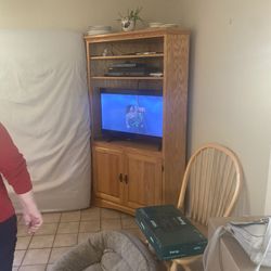 Corner TV entertainment center