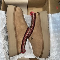 FIRM ON PRICE . BRAND NEW! UGGS SLIPPERS 