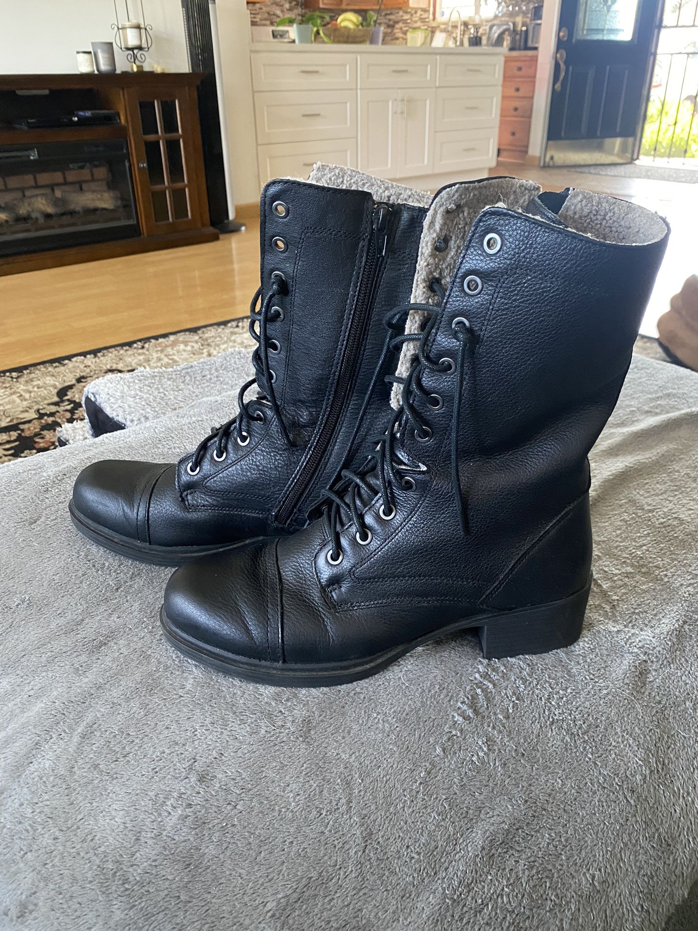 Cougar Waterproof Black Boots, Size Women’s 9