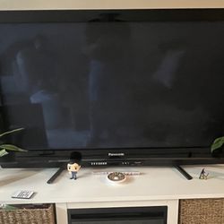 50” TV With Roku Device 