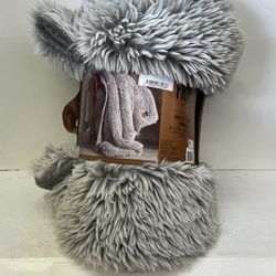 Arctic Luxe Throw 