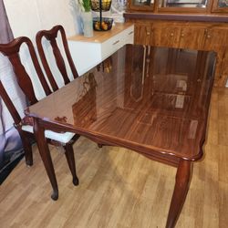 Comedor Con 6 Sillas/ Dinning Table With 6 Chairs