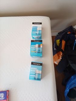 Brand New Neutrogena Hydro Boost Bundle
