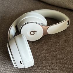 Beats Solo Pro Wireless