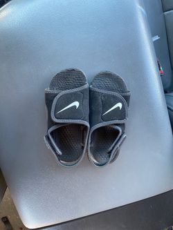 Nike toddler sandles