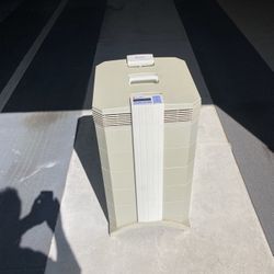 IQ AIR HEALTH  PRO SWISS MADE. 