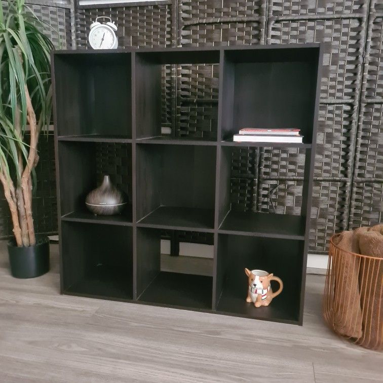 3x3, 9-Cubby / Book Case / Organizer