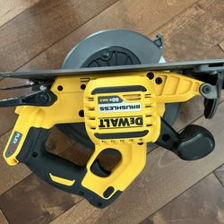 Dewalt Brushless 60v  Circular Saw