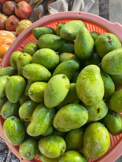 Tengo mangos tiernos a la venta