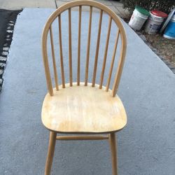 Very Good Condition Hardwood Chair
