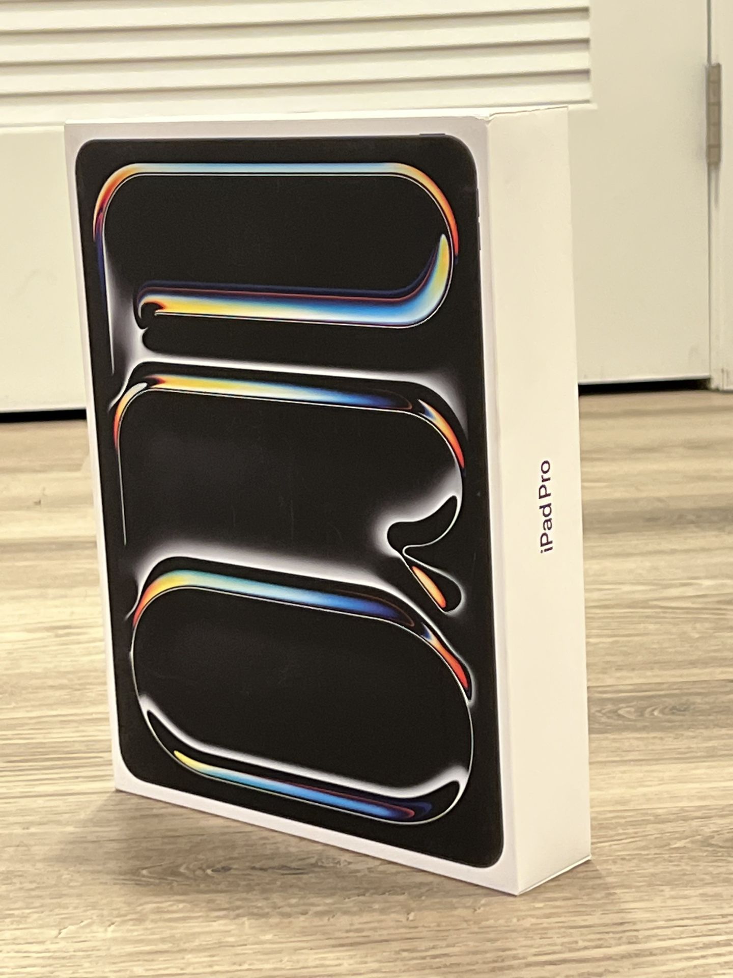 iPad Pro 13 inch M4 Wi-Fi 256gb MVX23LL/A Brand New