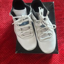 Jordan 11 Legend Blue