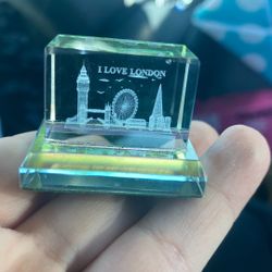 3D laser-engraved crystal souvenir featuring iconic London landmarks like the London Eye and Big Ben