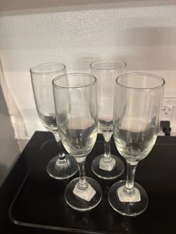 Champagne/ wine glasses