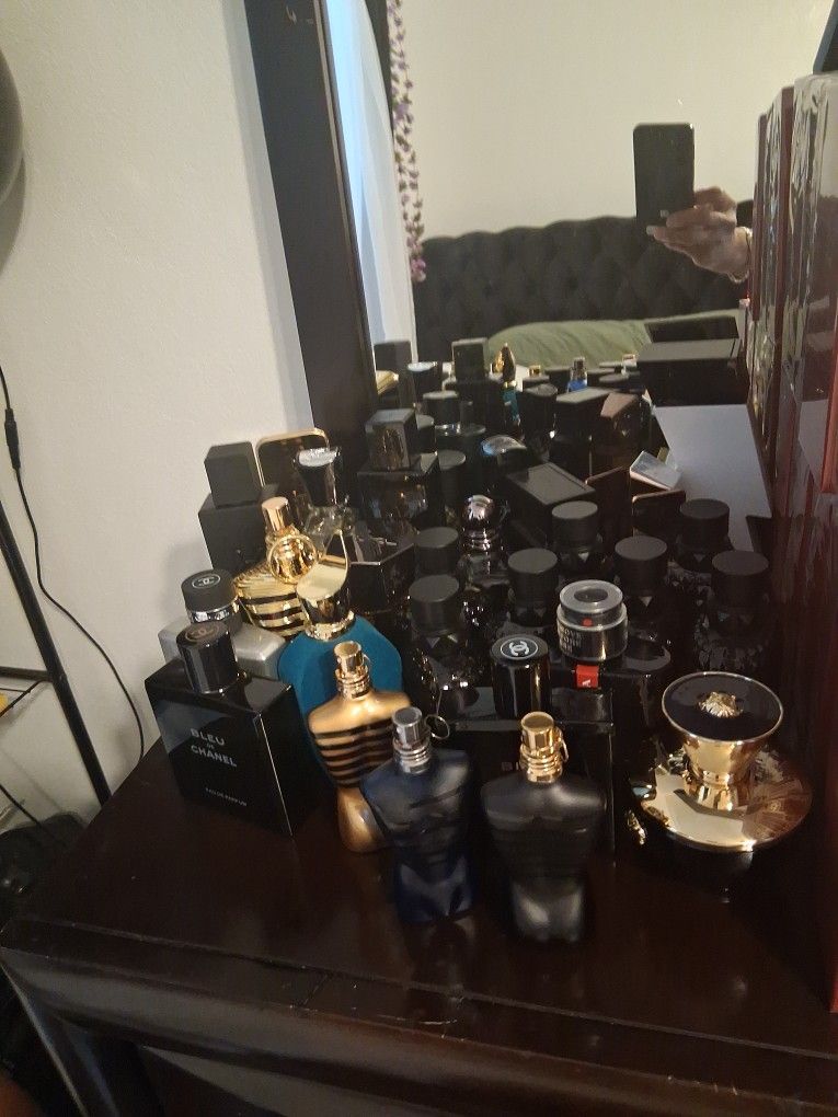 Perfumes & Colognes For Men & Women Venta De Mayoreo Nomas $2500 Por 100 Piezas