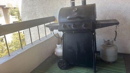 CHARGRILLER Propane Gas Grill & Smoker with Side Shelves