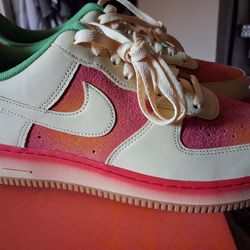 Nike.  AIR FORCE ONFE 07 CHILIES