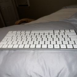 Apple Magic Keyboard 