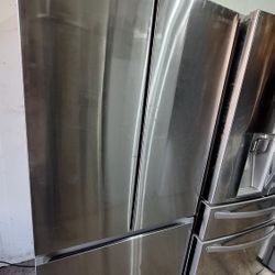 Samsung 33” Wide Refrigerator Counter Depth