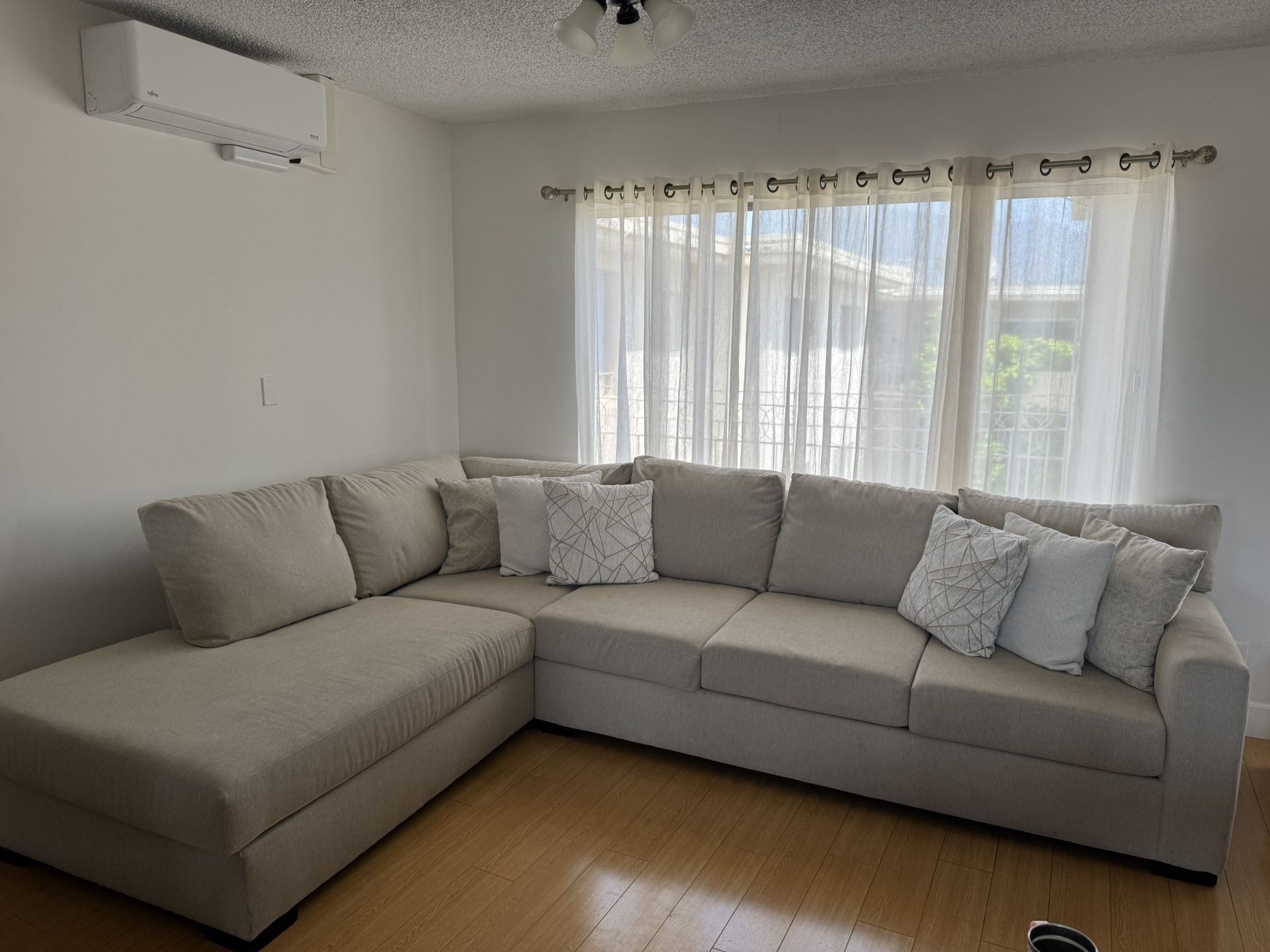 Couch/Sofa Living Spaces Mercer Foam 
