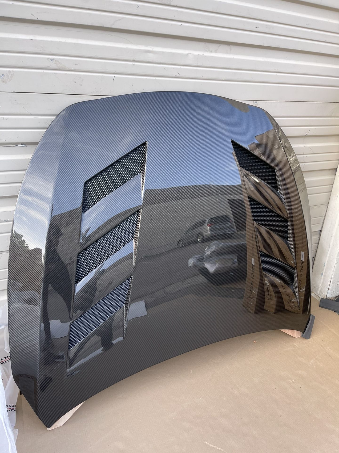 2017 2018 2019 2020 2021 2022 Infiniti Q60 VIS Racing AMS Style Carbon Fiber Vented Hood